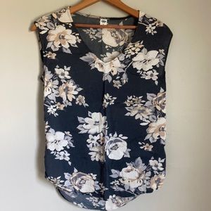 Old Navy Gray with Flowers Sleeveless Shirt